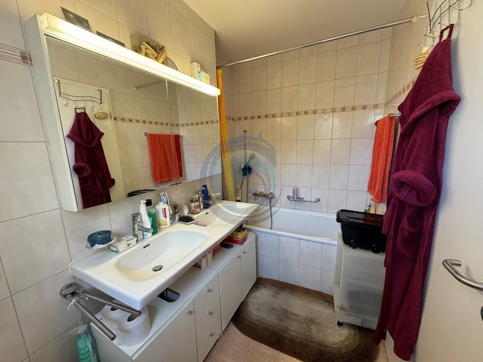 SCHÖNE ECKWOHNUNG MIT 3 ZIMMERN UND BALKON - NAHE DEM UFER DES SEES – Foto 6 von 13