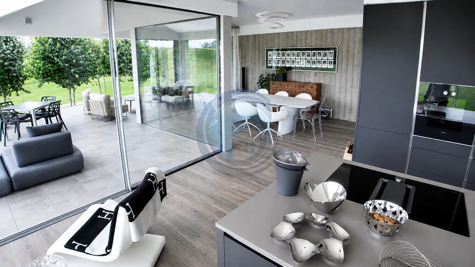 MAGNIFICA VILLA CONTEMPORANEA DI 7,5 STANZE A MORLON – foto 13 di 13