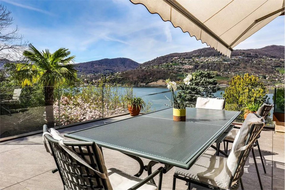 Villa mit Garten und Seeblick in Montagnola – Foto 19 von 28
