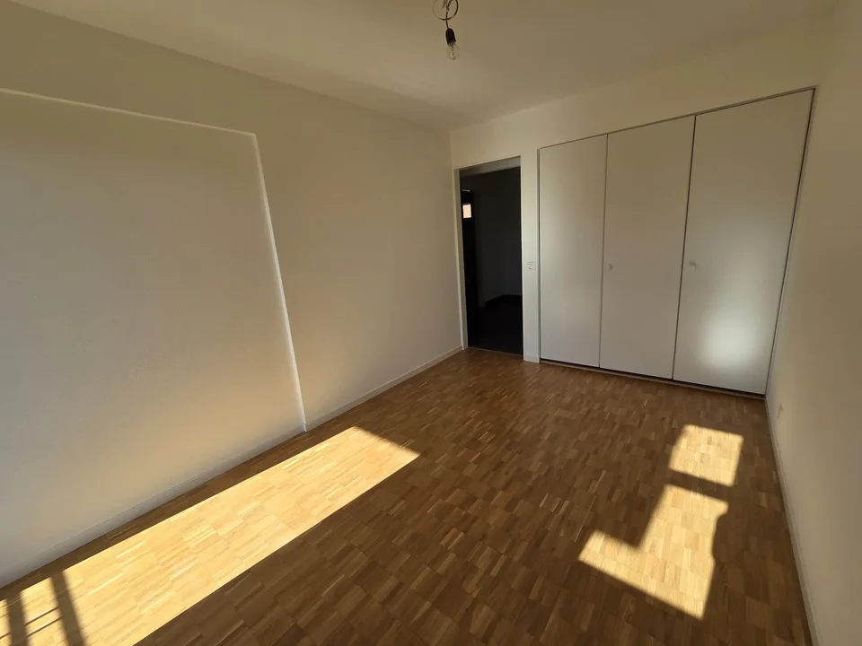 Schönes Doppelstock-Wohnung mit 4.5 Zimmern in Tenero – Foto 6 von 13