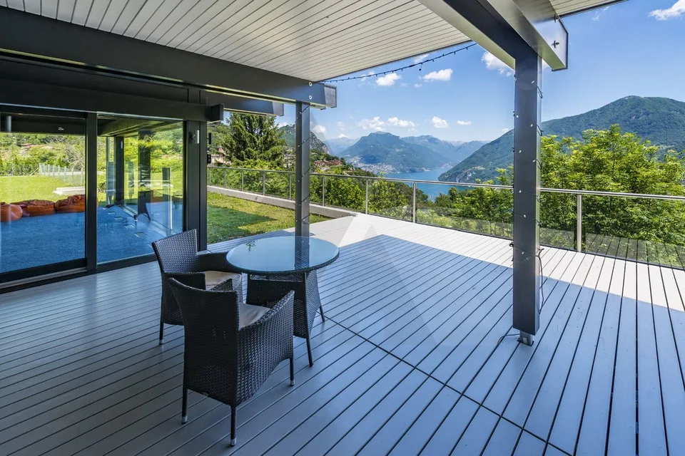 MODERNA VILLA - HUF HAUS CON VISTA PANORAMICA
