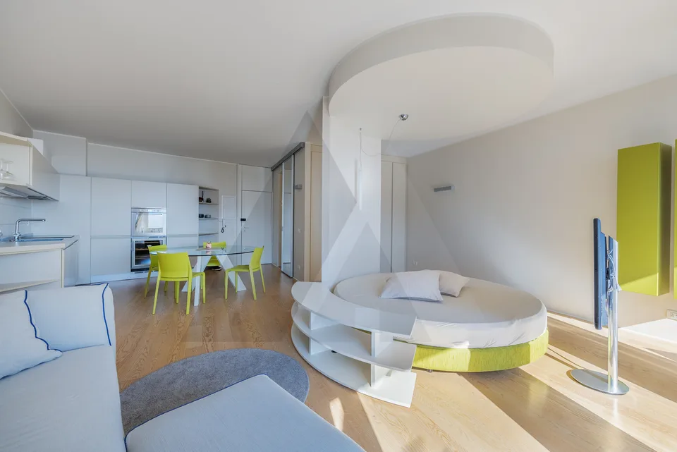 STUDIO ARREDATO CON TERRAZZA E VISTA LAGO – Foto 7 von 12