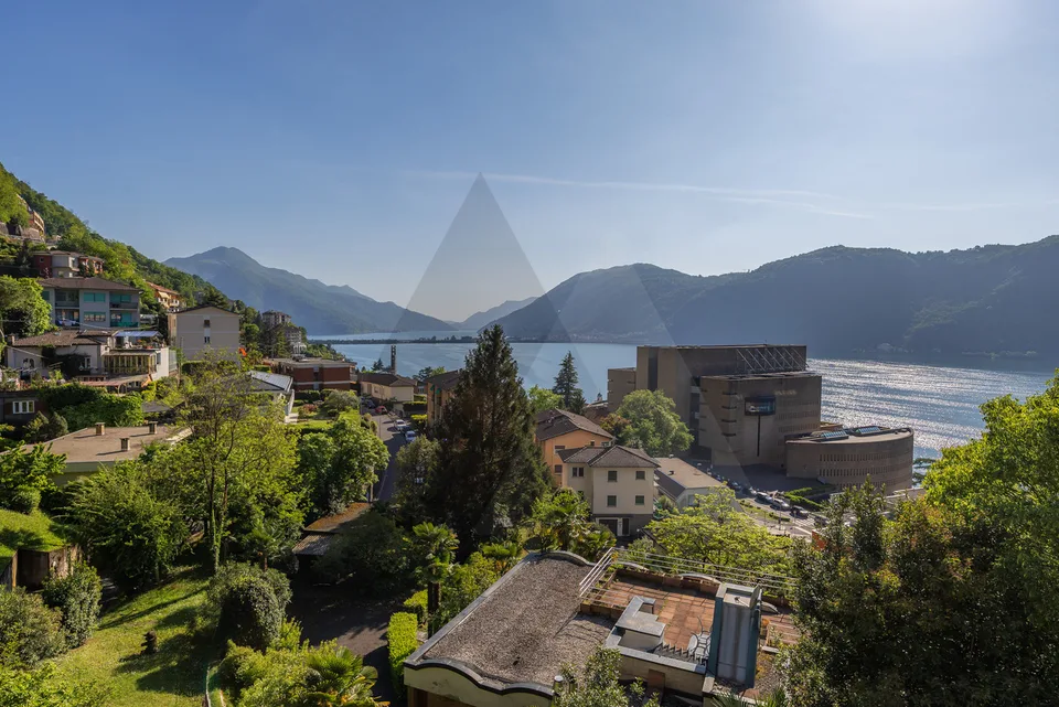 STUDIO ARREDATO CON TERRAZZA E VISTA LAGO – Foto 11 von 12