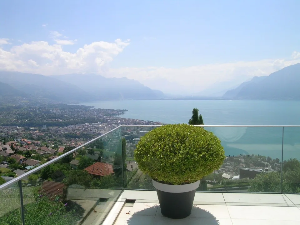 Chardonne, villa individuelle contemporaine de 6,5 pièces