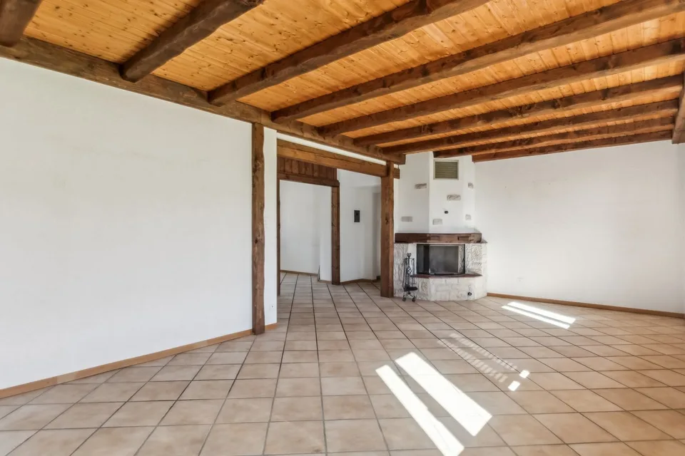 Spacieux appartement avec chambre indépendante