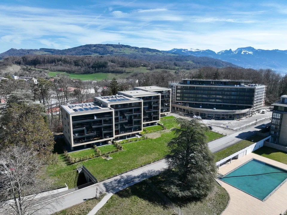 Magnifique attique de 5.5 pièces à vendre avec vue exceptionnelle sur le lac Léman – Foto 18 von 21