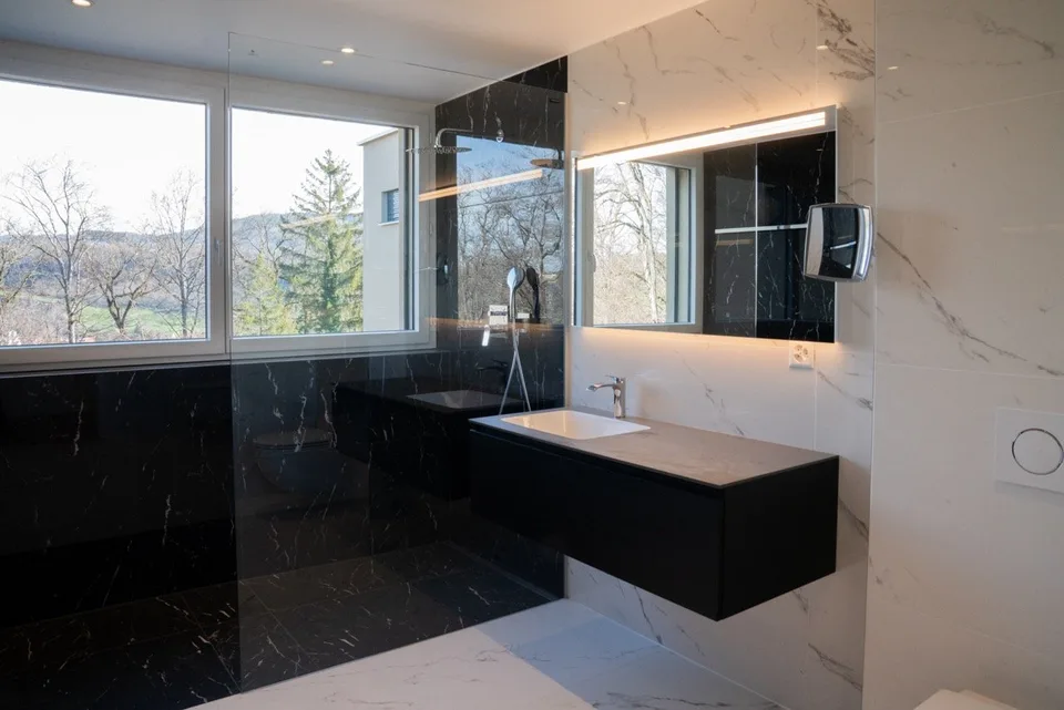 Magnifique attique de 5.5 pièces à vendre avec vue exceptionnelle sur le lac Léman – Foto 17 von 21