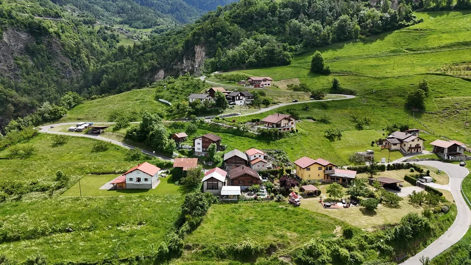 Raccard à rénover avec permis, sur les bas de Nendaz