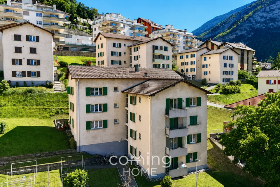 Balcon, vue sur les montagnes et calme - appartement de 3,5 pièces bien entretenu dans la ville ensoleillée de Viège