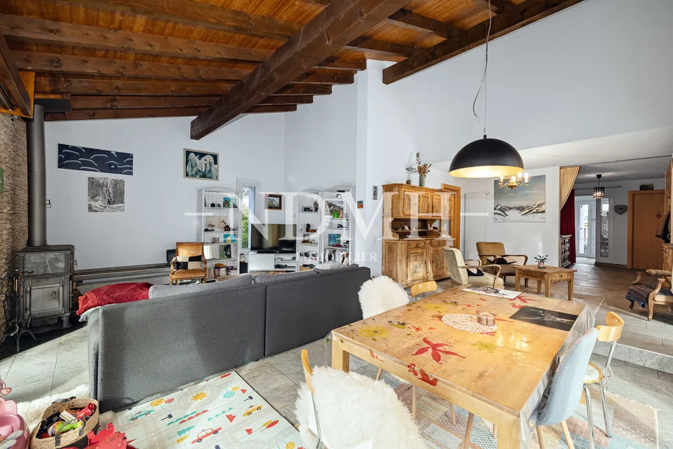 Spacieuse villa de deux appartements