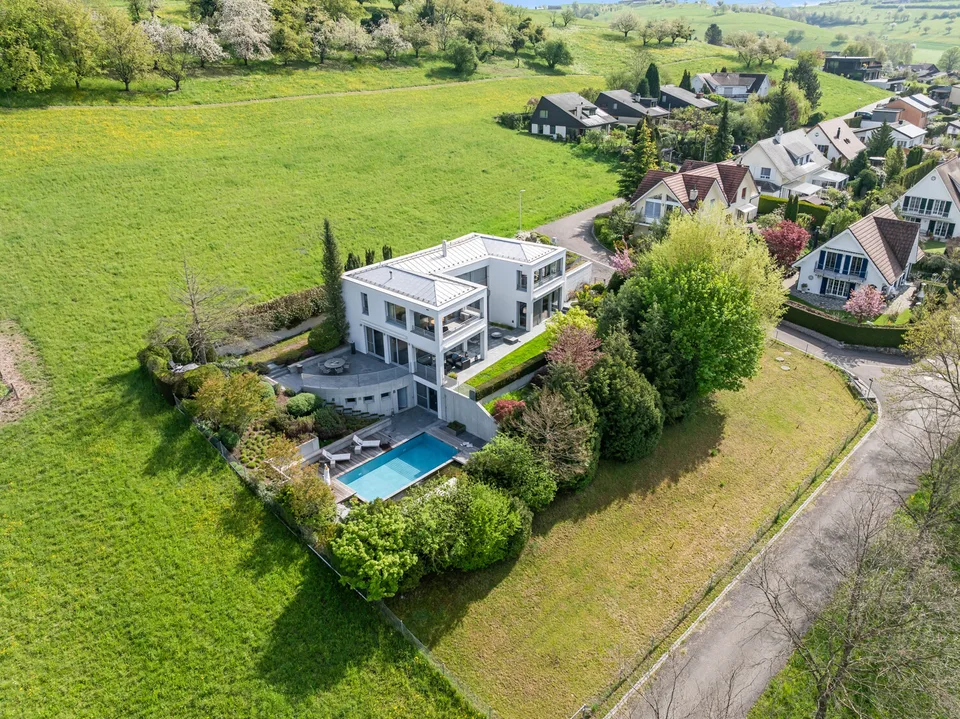 Villa con vista panoramica, piscina e wellness a Olsberg