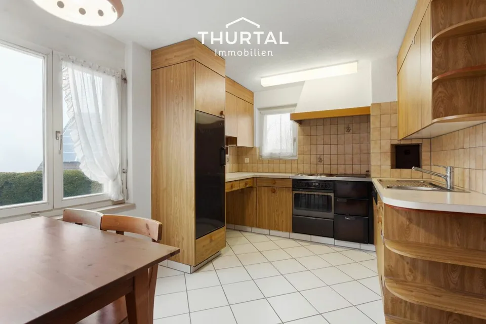 Ampio terreno, layout pratico degli ambienti e bellamente inserito nel quartiere residenziale