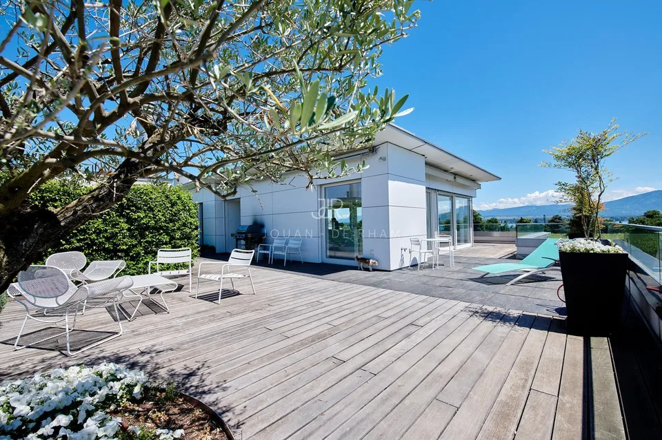 Luxusloft - Dachgeschoß-Duplex in Les Perrières