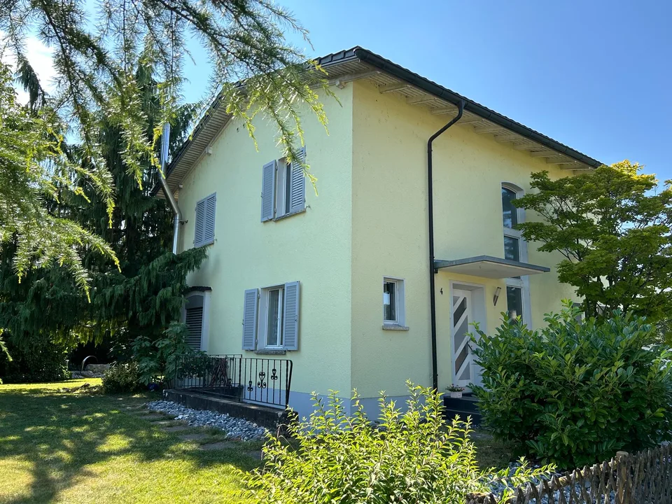 Einmaliges Einfamilienhaus plus grosse 2.5 Zimmer Wohnung