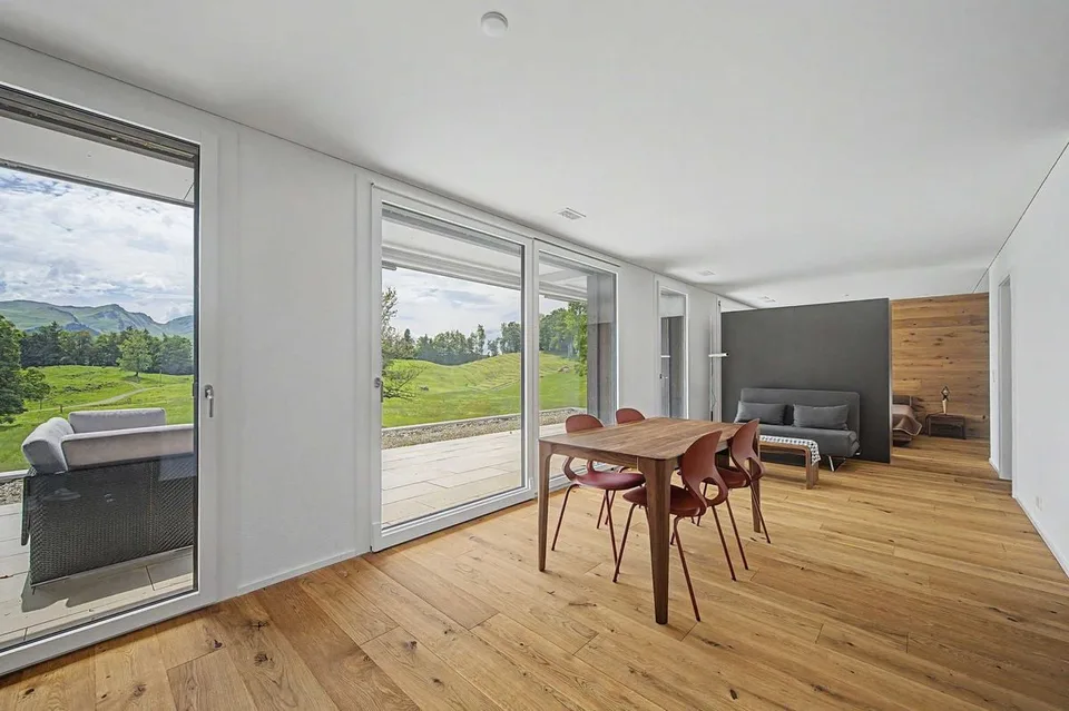 Moderne 2.5-Zimmer-Wohnung mit Panoramasicht in Illgau (St. Karl)