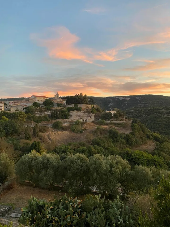 Propriété méditerranéenne avec vue panoramique à Isili