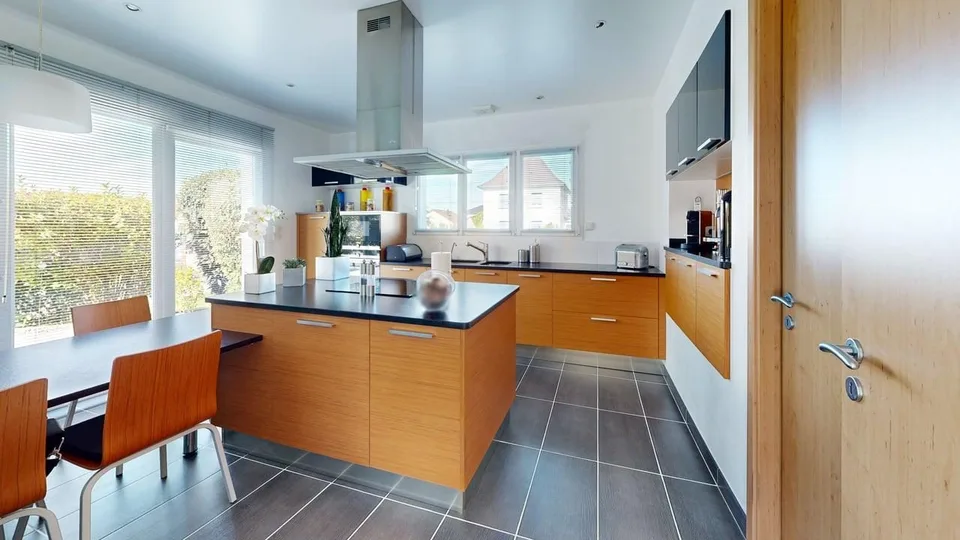 Maison moderne magnifique avec piscine à Kembs