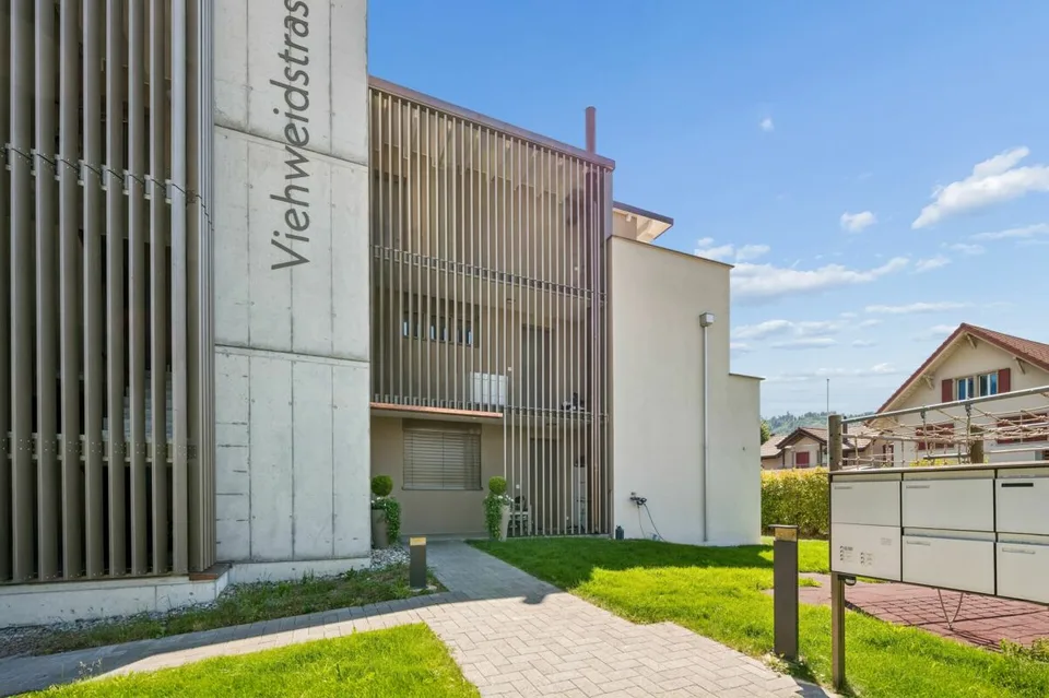 Appartement terrasse moderne de 3,5 pièces à Belp BE