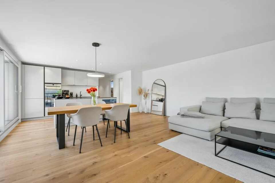 Appartement terrasse moderne de 3,5 pièces à Belp BE
