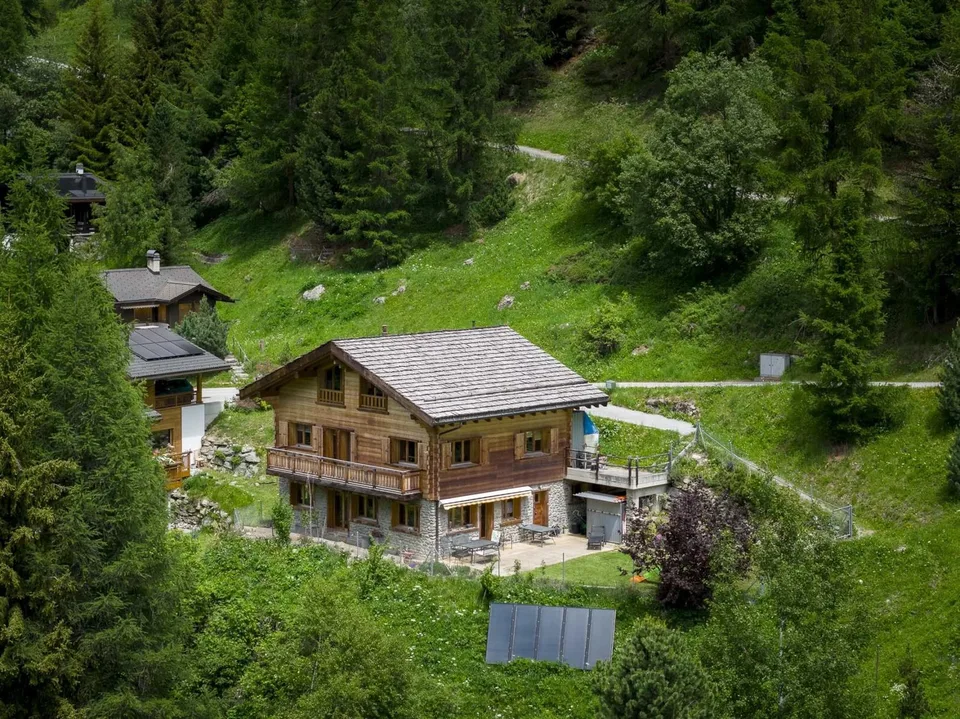 Chalet Evêque ? Un Havre ensoleillé face aux Sommets