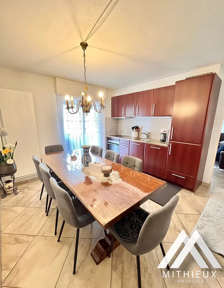 Bellissimo appartamento di 4.5 locali di 100 m² nel cuore di Chamoson