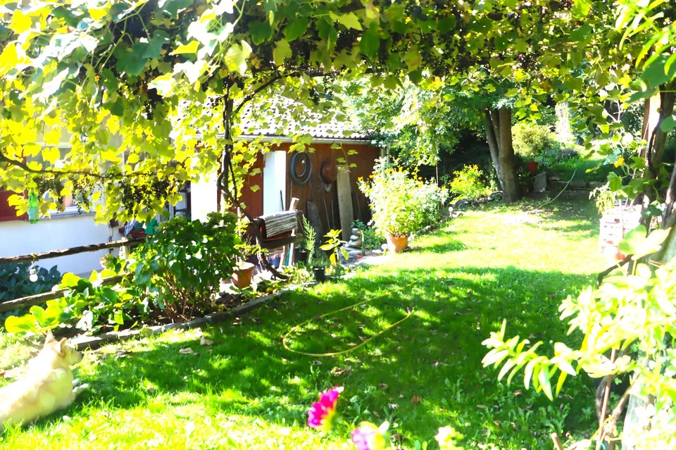 Casa bifamiliare soleggiata vicino ai laghi