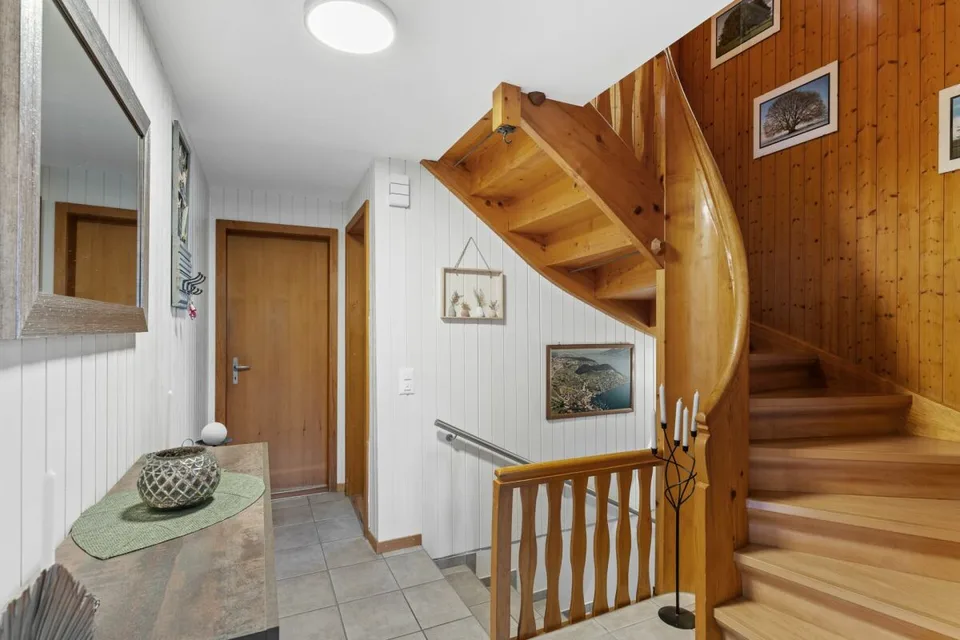 Einfamilienhaus mit Aussicht: Chalet-Traum in der Landwirtschaftszone – Foto 9 von 13
