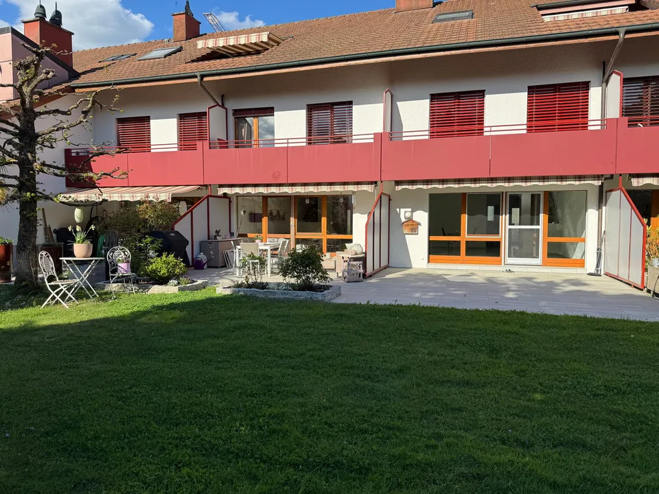 Affascinante appartamento duplex/maisonette di 4,5 locali in una zona tranquilla di Luterbach