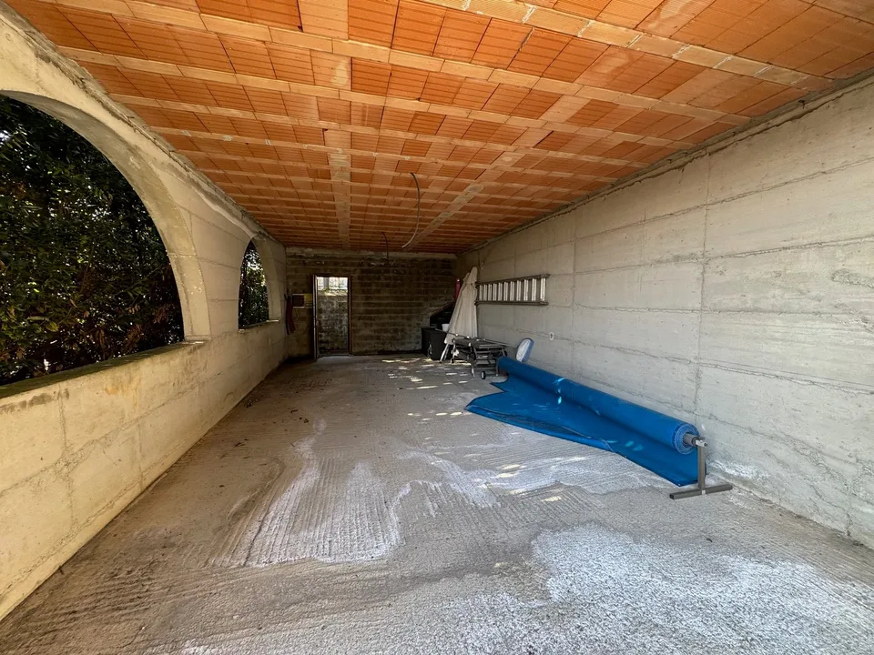 Schöne und moderne Villa in ruhiger und sonniger Lage mit privatem Pool und traumhaftem Seeblick – Foto 23 von 26