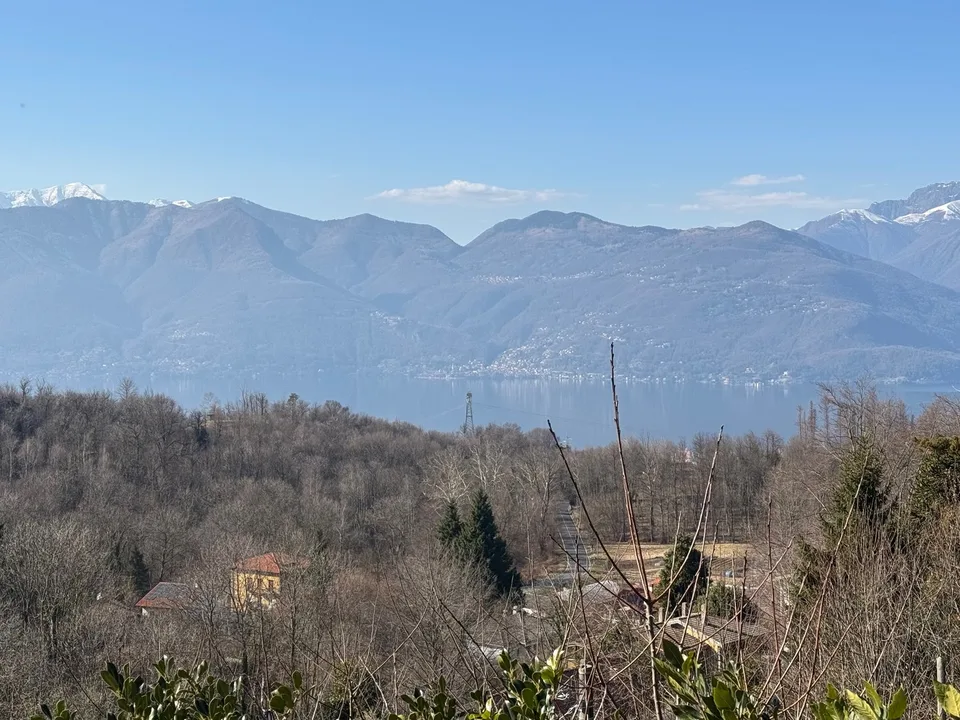 Schöne und moderne Villa in ruhiger und sonniger Lage mit privatem Pool und traumhaftem Seeblick – Foto 26 von 26