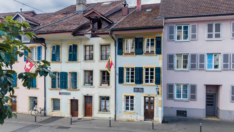 Historisches Altstadthaus mit Wohn- und Gewerbeteil in Nidau