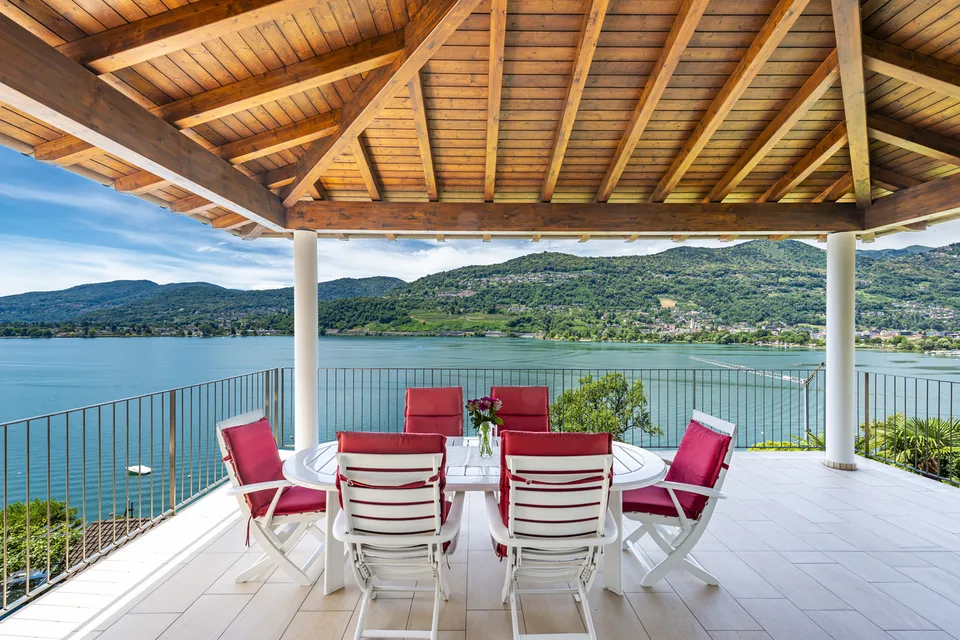 Elegante villa con vista lago a Montagnola