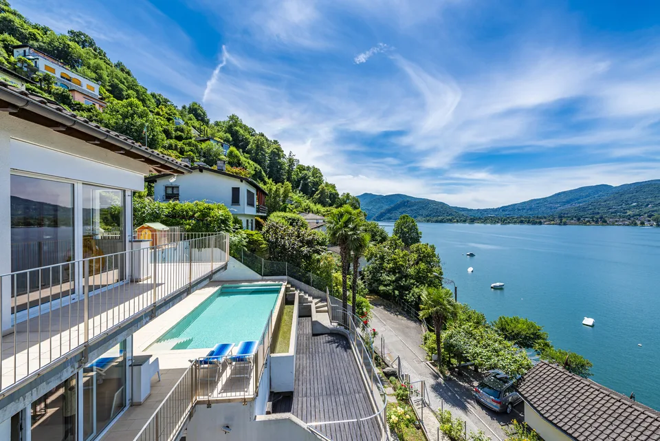 Elegante villa con vista lago a Montagnola