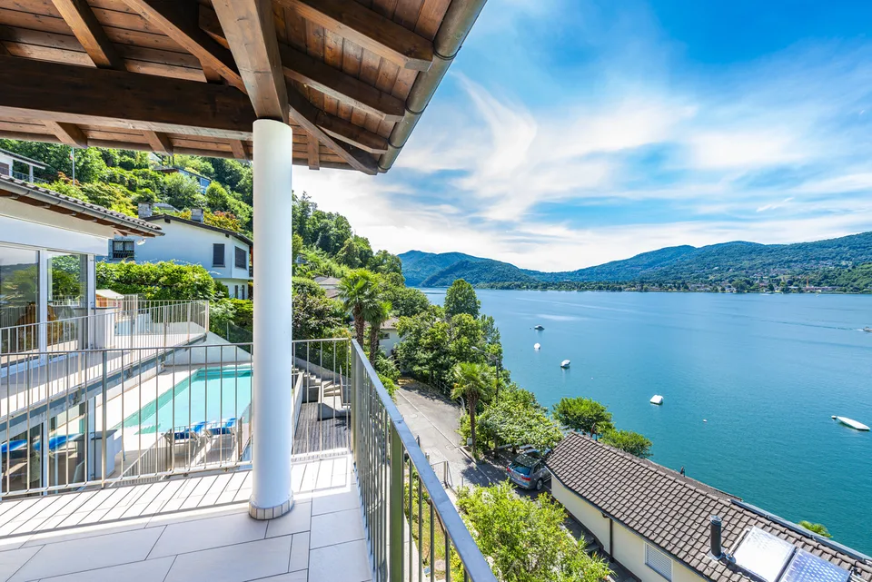 Elegante villa con vista lago a Montagnola