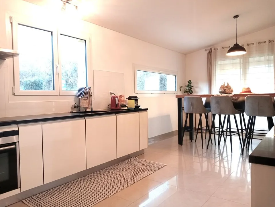 Villa individuale moderna e luminosa, ambiente dominante – foto 12 di 19