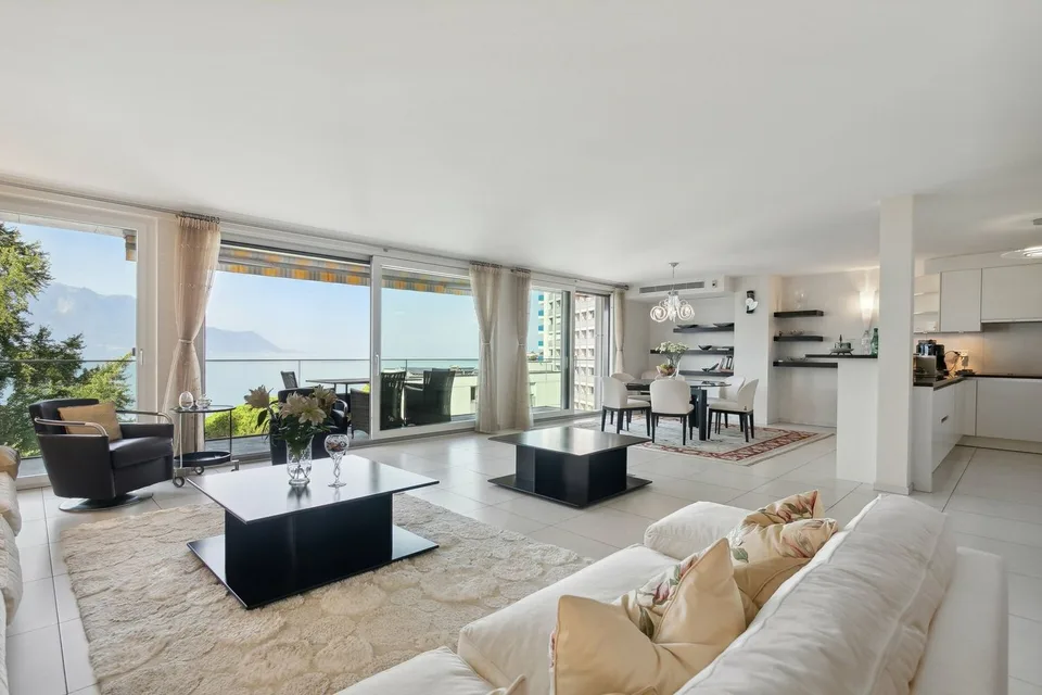 GELEGENHEIT - GERÄUMIGES 4,5-ZIMMER-PENTHOUSE IM STADTZENTRUM MIT PANORAMABLICK