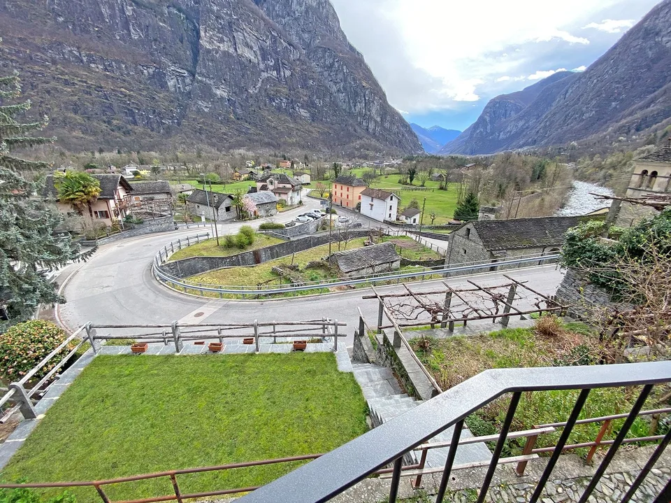 Vallemaggia, Cevio, Typisches Tessiner Haus renoviert, Terrasse und Garten