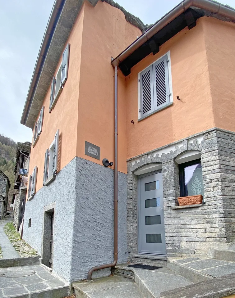Vallemaggia, Cevio, Maison Tessinoise Typique Rénovée, Terrasse et Jardin – photo 9 sur 12