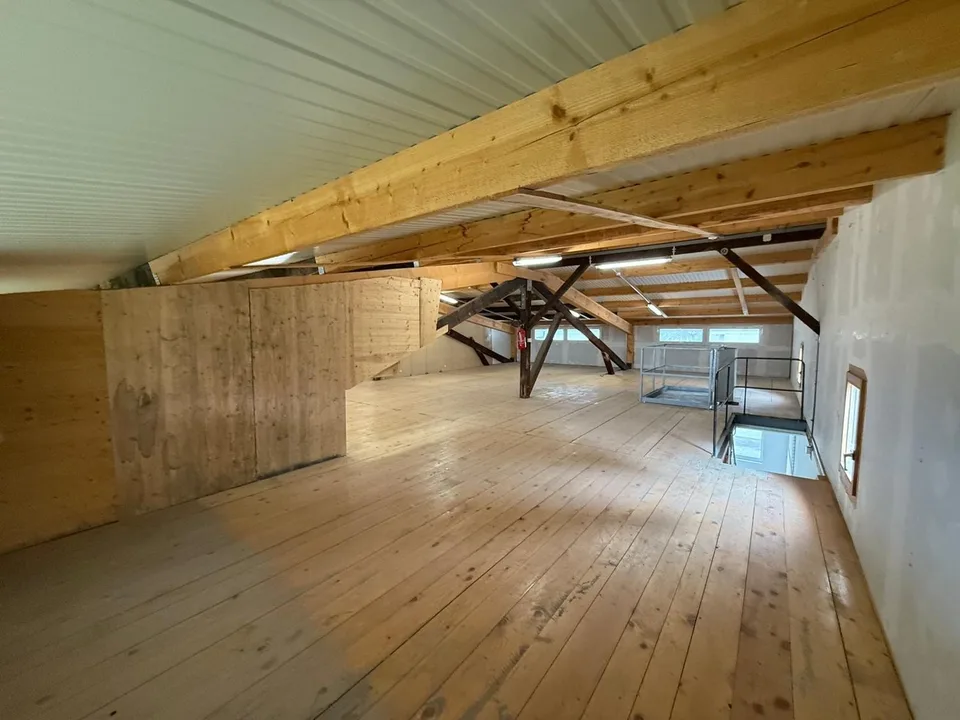 Industriehalle mit Büro – Foto 6 von 8
