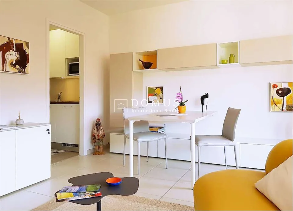 Schönes möbliertes Apartment im letzten Stock