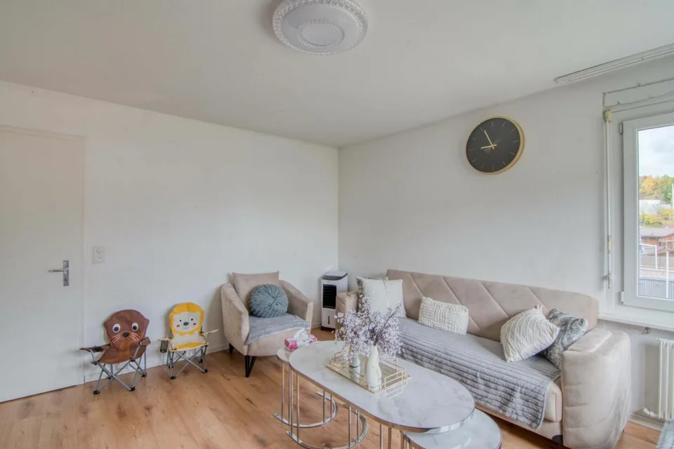 Vivere nel centro di Oberdiessbach - appartamento di 4,5 locali, pronto per un nuovo splendore grazie al vostro impegno personale