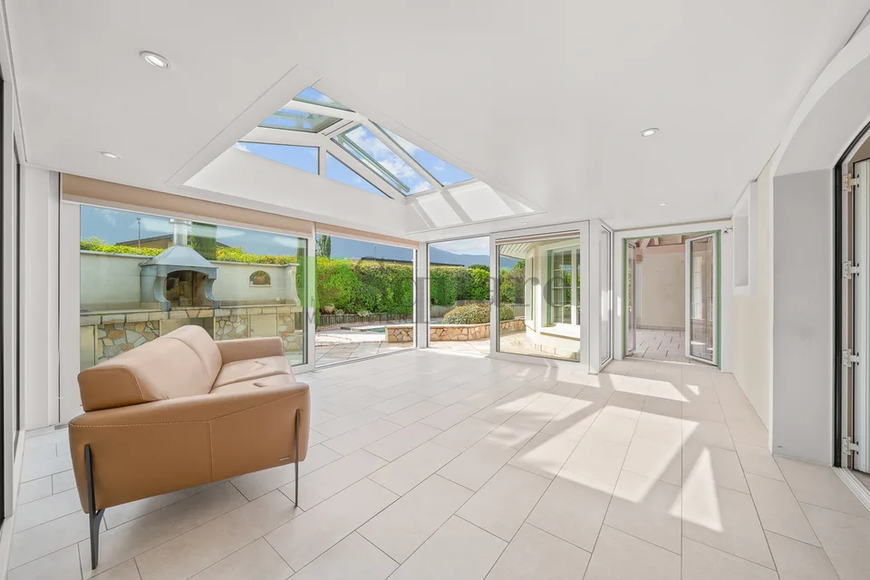 Exklusive provenzalische Villa mit Pool in Fully