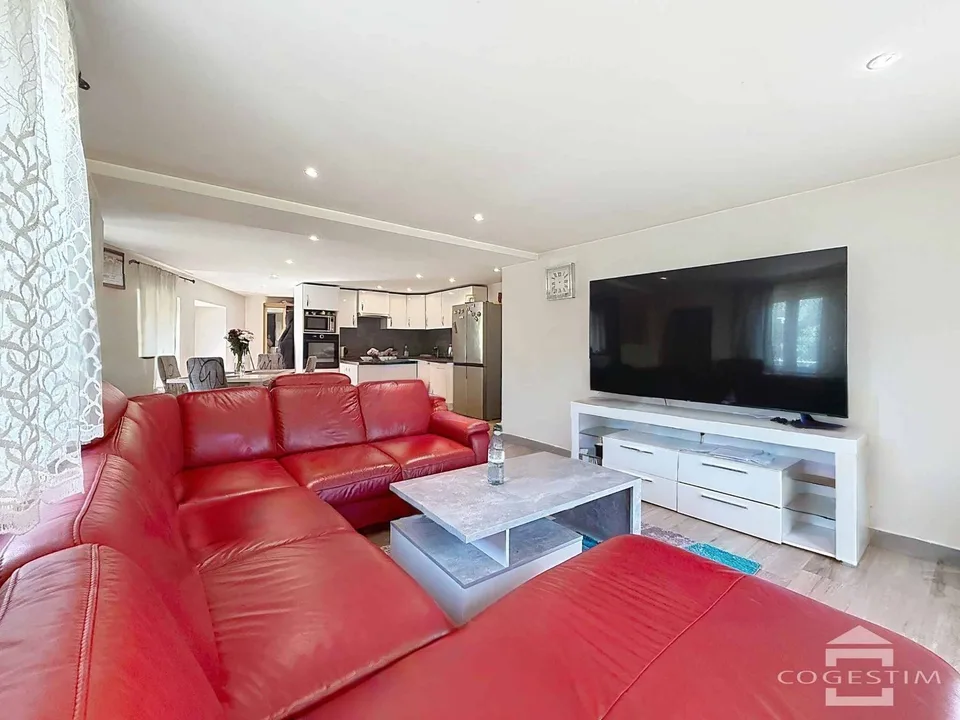 Casa villaggio di 5.5 locali con garage e giardino