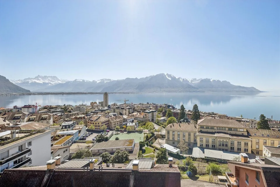 A framework of exceptional living between design and panoramic view