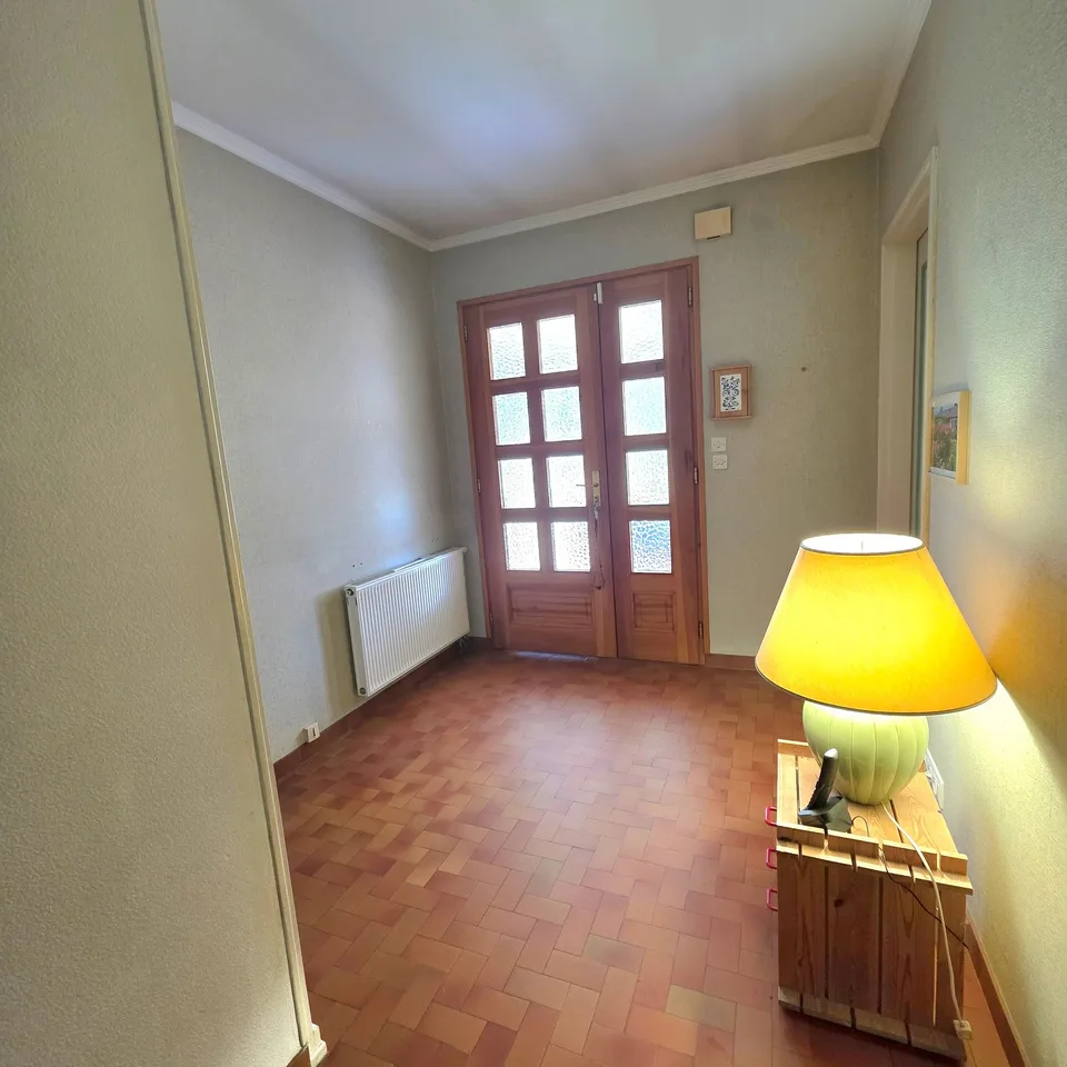 Casa a un solo piano in un ambiente verde eccezionale di 31 ari