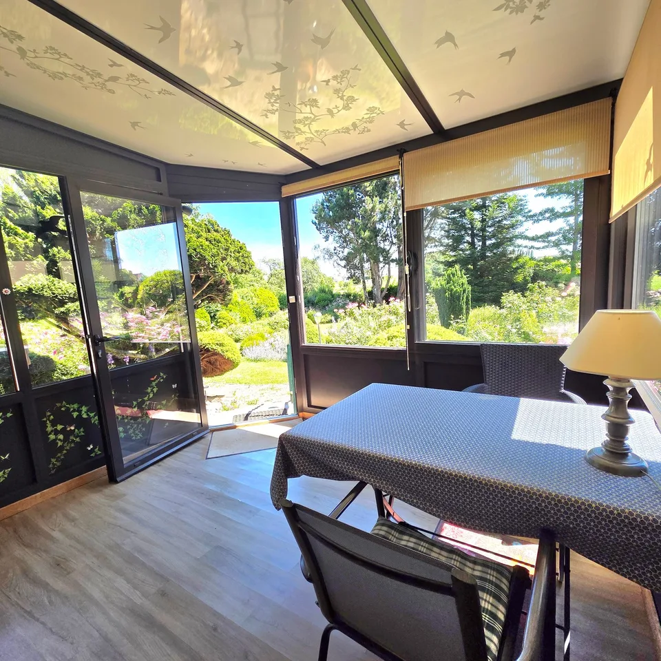 Casa a un solo piano in un ambiente verde eccezionale di 31 ari