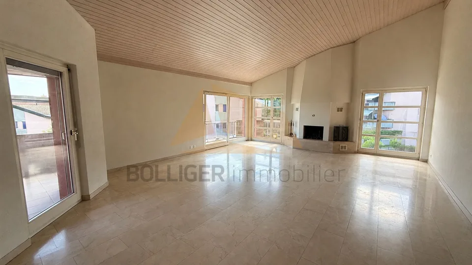 A VENDRE MAGNIFIQUE APPARTEMENT DE 4,5 PIÈCES EN PPE DE 137 M2