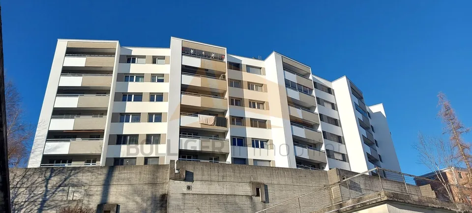 A VENDRE APPARTEMENT DE 6 PIÈCES 170 M2 AVEC GARAGE INDIVIDUEL