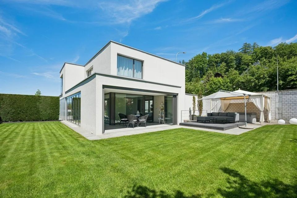 Moderne Architektur mit hohem Ausbaustandard