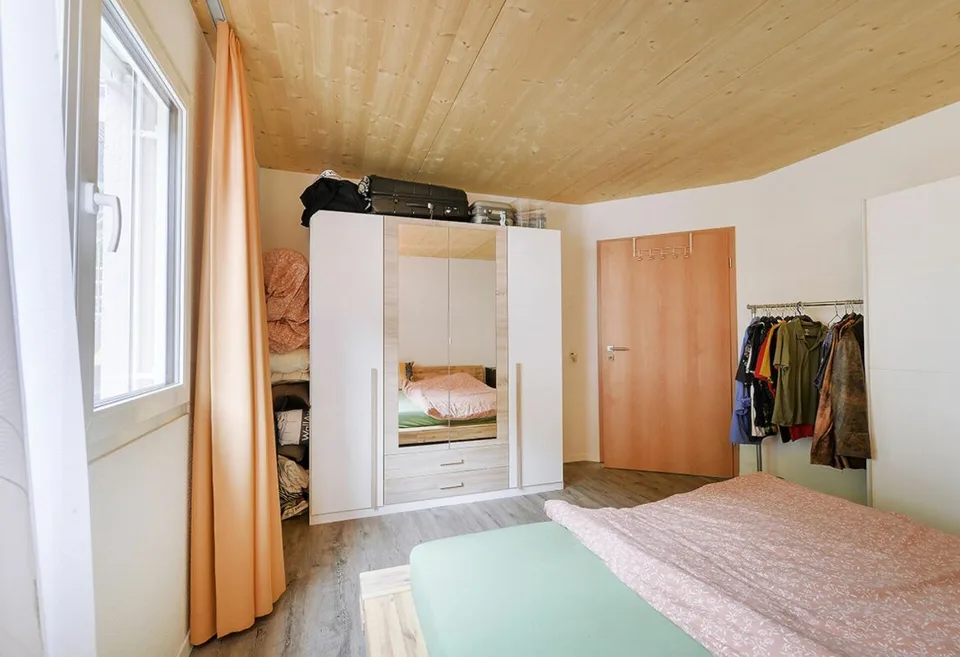 Casa unifamiliare e bifamiliare su un grande terreno per uso personale o come oggetto di rendita copia